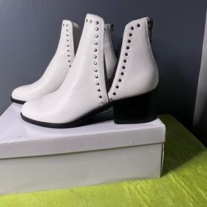 New Steve Madden White Leather Cade Booties size 9